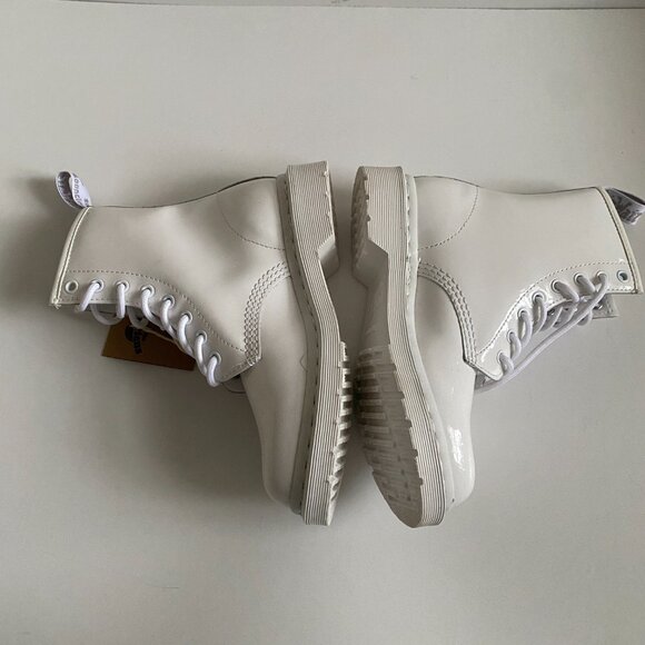 NWT Dr. Martens 1460 White Monochromatic Patent Leather Women's Boots Size 6 - Picture 7 of 16